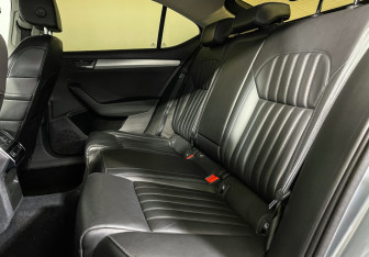 Подержанный автомобиль Skoda Superb Liftback 2018 года (10 фото)