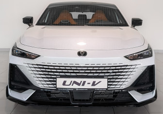 Новый Changan UNI-V 2024 (5 фото)
