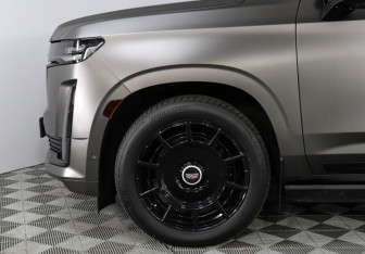 Подержанный автомобиль Cadillac Escalade Suv 2022 года (10 фото)