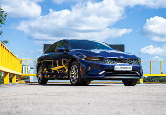 Подержанный автомобиль Kia K5 2021 года (3 фото)