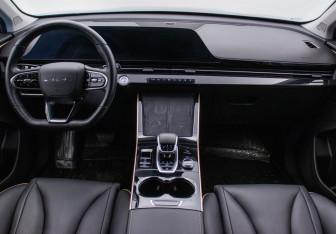 Подержанный автомобиль Omoda C5 2023 года (13 фото)