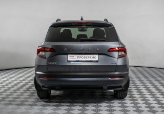 Подержанный автомобиль Skoda Karoq 2021 года (6 фото)