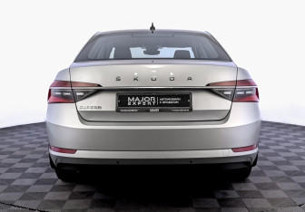 Подержанный автомобиль Skoda Superb Liftback 2020 года (6 фото)