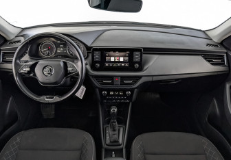 Подержанный автомобиль Skoda Rapid Liftback 2022 года (14 фото)