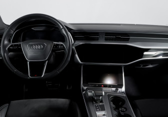 Подержанный автомобиль Audi A6 Sedan 2020 года (12 фото)