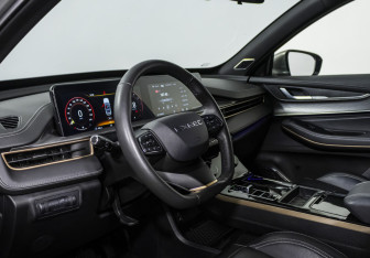 Подержанный автомобиль Exeed LX 2024 года (10 фото)