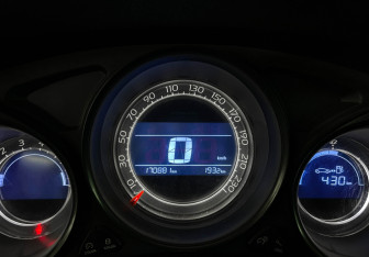 Подержанный автомобиль Citroen C4 Sedan 2013 года (11 фото)