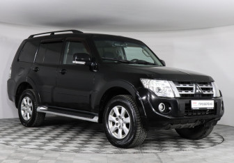 Подержанный автомобиль Mitsubishi Pajero 2012 года (3 фото)