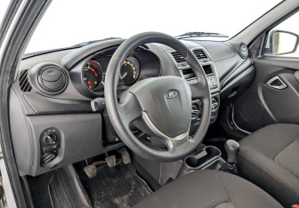 Подержанный автомобиль LADA (ВАЗ) Granta Sedan 2023 года (16 фото)