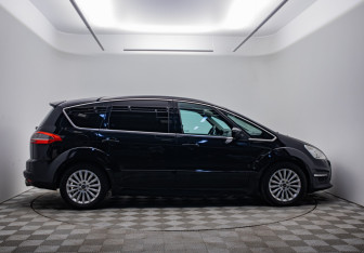 Подержанный автомобиль Ford S-MAX 2011 года (4 фото)