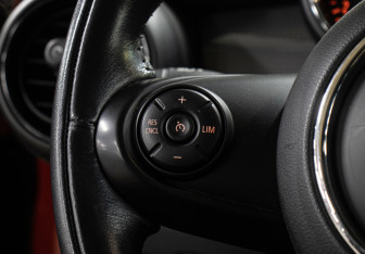 Подержанный автомобиль MINI Hatch 2016 года (18 фото)