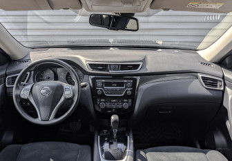 Подержанный автомобиль Nissan X-Trail 2017 года (14 фото)