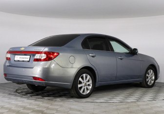 Подержанный автомобиль Chevrolet Epica 2011 года (3 фото)