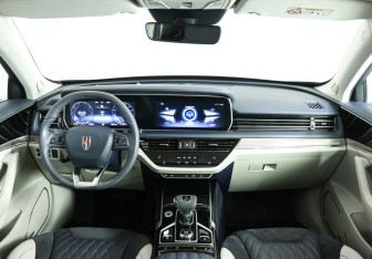 Подержанный автомобиль Hongqi HS5 2024 года (12 фото)