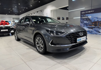 Подержанный автомобиль Hyundai Sonata 2020 года (3 фото)