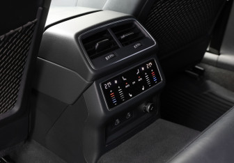 Подержанный автомобиль Audi A7 2021 года (23 фото)