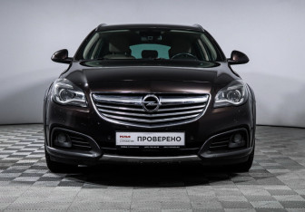 Подержанный автомобиль Opel Insignia Wagon 2014 года (2 фото)