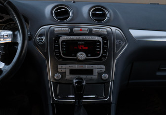Подержанный автомобиль Ford Mondeo Sedan 2008 года (10 фото)