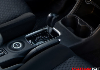 Подержанный автомобиль Mitsubishi Outlander 2014 года (13 фото)