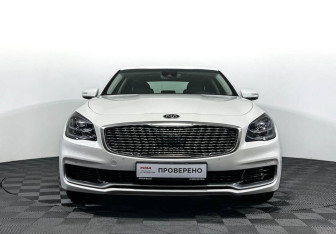 Подержанный автомобиль Kia K900 2019 года (2 фото)