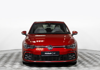 Подержанный автомобиль Volkswagen Golf GTI Hatchback 2021 года (2 фото)