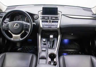 Подержанный автомобиль Lexus NX 2015 года (13 фото)