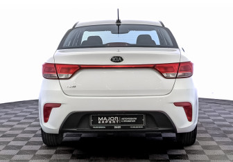 Подержанный автомобиль Kia Rio Sedan 2020 года (6 фото)