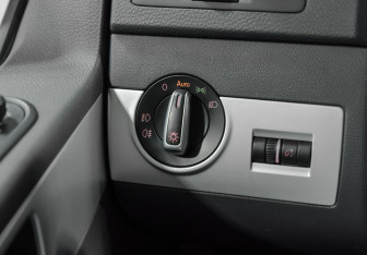 Подержанный автомобиль Volkswagen Multivan 2011 года (9 фото)