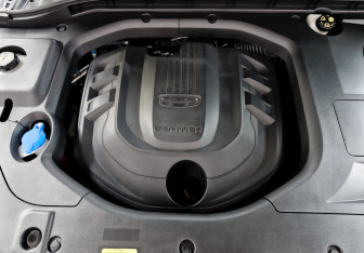 Подержанный автомобиль Geely Atlas Pro 2024 года (9 фото)