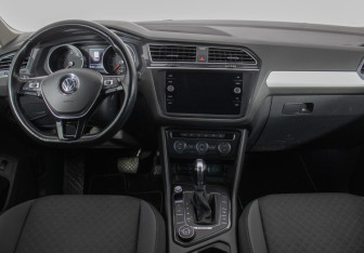Подержанный автомобиль Volkswagen Tiguan 2018 года (13 фото)