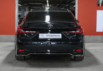 Подержанный автомобиль Toyota Camry Sedan 2025 года (6 фото)