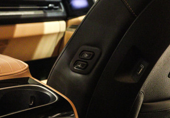 Подержанный автомобиль Kia Carnival 2020 года (13 фото)