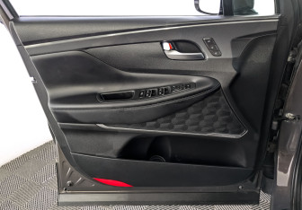 Подержанный автомобиль Hyundai Santa Fe 2021 года (19 фото)
