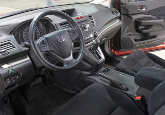 Подержанный автомобиль Honda CR-V 2014 года (16 фото)