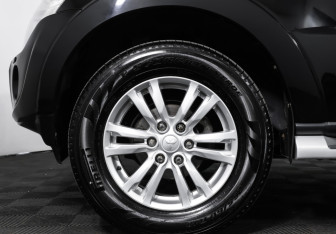 Подержанный автомобиль Mitsubishi Pajero 2014 года (24 фото)