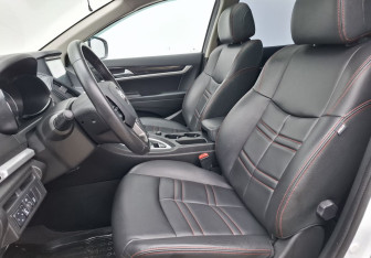 Подержанный автомобиль DongFeng AX7 2019 года (10 фото)