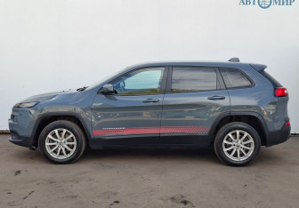 Подержанный автомобиль Jeep Cherokee 2014 года (8 фото)