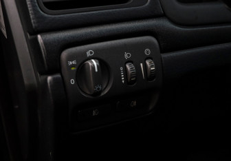 Подержанный автомобиль Volvo S80 2002 года (14 фото)