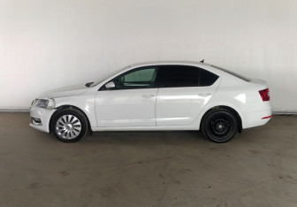 Подержанный автомобиль Skoda Octavia Liftback 2020 года (4 фото)