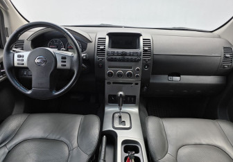 Подержанный автомобиль Nissan Pathfinder 2007 года (11 фото)