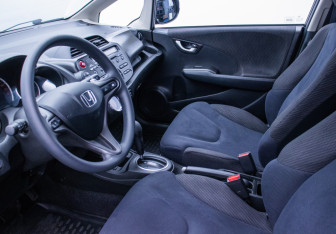 Подержанный автомобиль Honda Jazz 2012 года (10 фото)