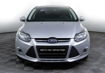 Подержанный автомобиль Ford Focus Sedan 2014 года (2 фото)