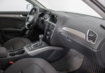 Подержанный автомобиль Audi A4 Sedan 2013 года (9 фото)