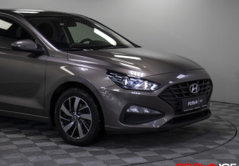 Подержанный автомобиль Hyundai i30 Hatchback 2022 года (21 фото)