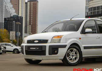 Подержанный автомобиль Ford Fusion 2008 года (15 фото)