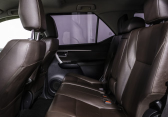 Подержанный автомобиль Toyota Fortuner 2017 года (13 фото)