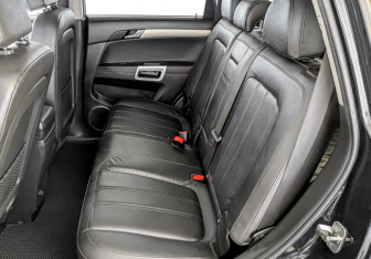 Подержанный автомобиль Opel Antara 2013 года (12 фото)