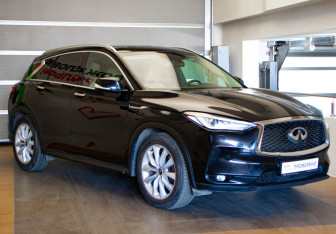 Подержанный автомобиль Infiniti QX50 2018 года (3 фото)