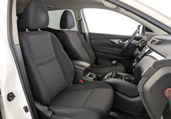 Подержанный автомобиль Nissan Qashqai 2016 года (21 фото)