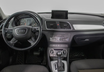 Подержанный автомобиль Audi Q3 2015 года (13 фото)